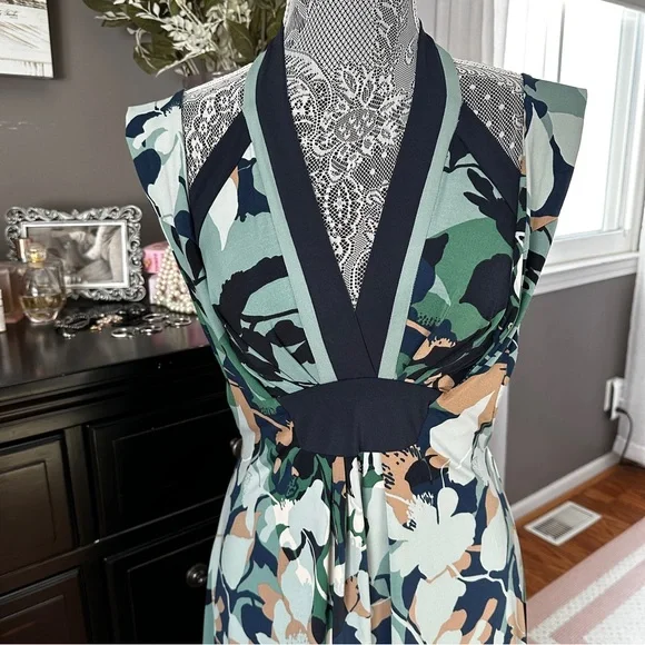 BCBGMAXAZRIA Halter Floral Fit & Flare Dress Sage Navy Resort Coastal Chic XS - Picture 10 of 16